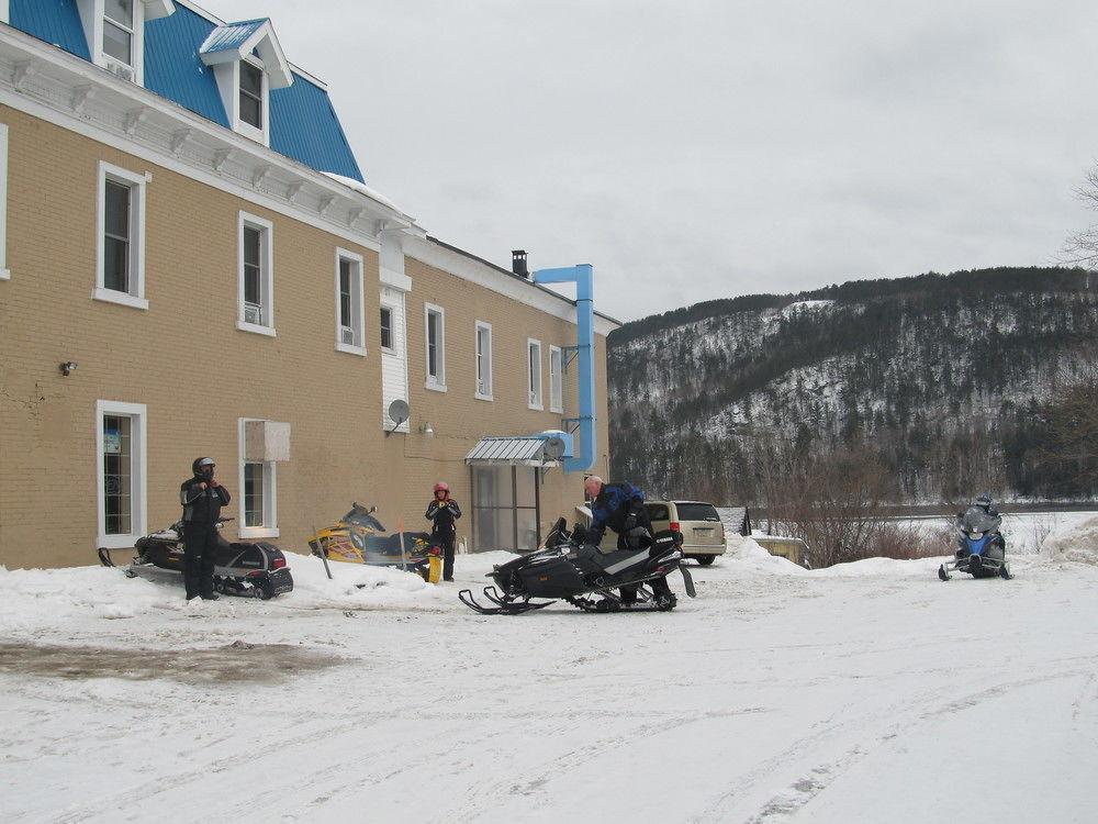 Le Voyageur Inn Mattawa Exterior foto